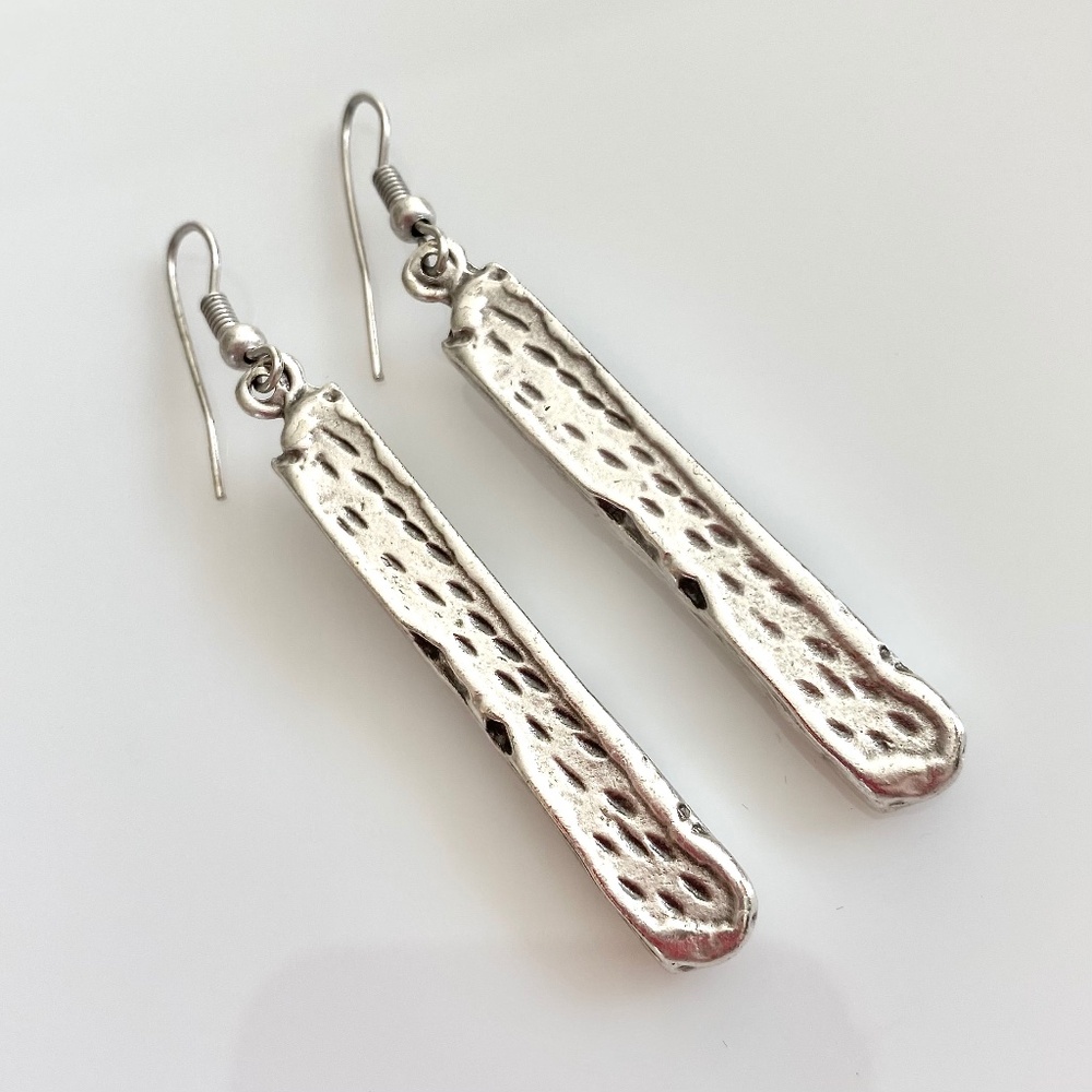 ARTSY DROP EARRINGS